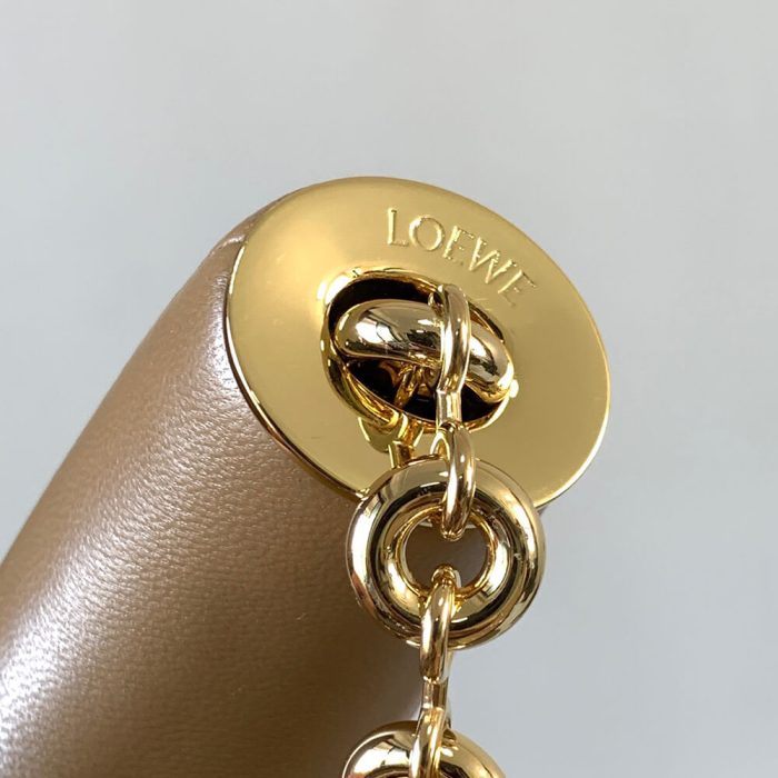 Loewe Medium Squeeze bag in nappa lambskin - Image 6