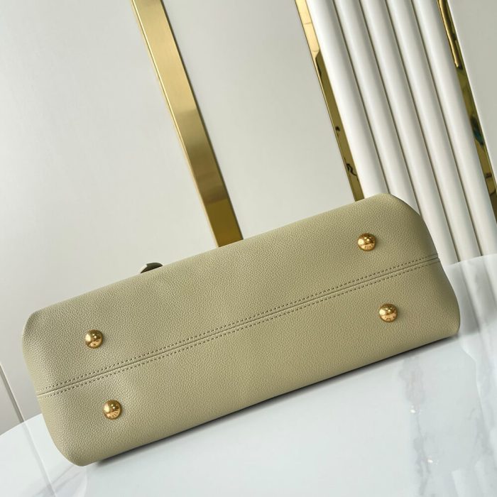 LV Low Key Cabas MM(high-end grade) - Image 6