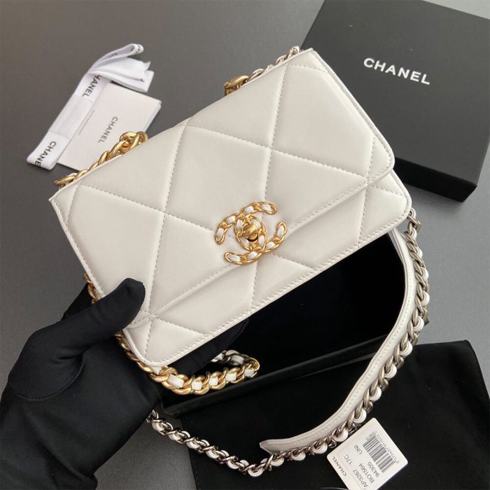 CHANEL 19 Wallet on Chain(high-end grade) - Image 6