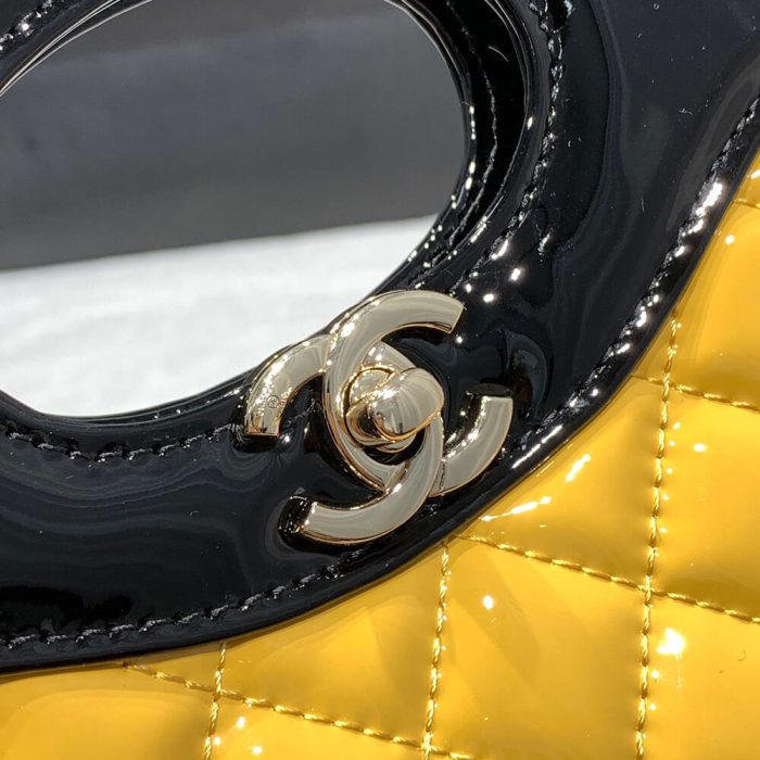 CHANEL 31 Mini Shopping Bag - Image 6