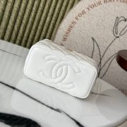 CHANEL Long Vanity with chain - Image 6