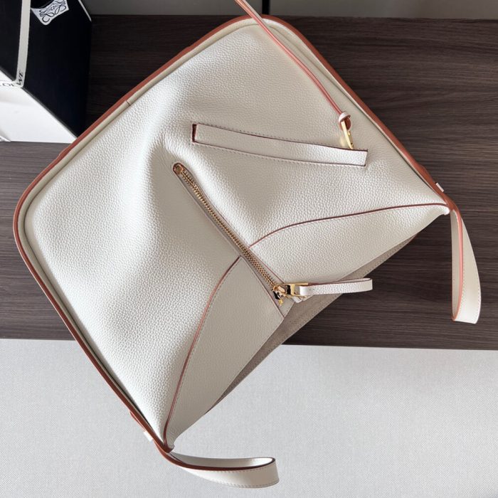 LOEWE Small Hammock bag in soft grained calfskin - Image 6