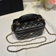 CHANEL Long Vanity with chain - Image 6