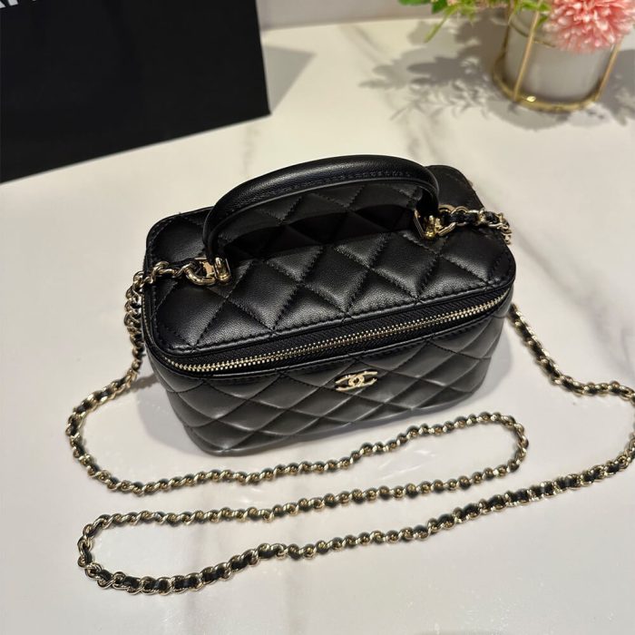 CHANEL Long Vanity with chain - Image 6
