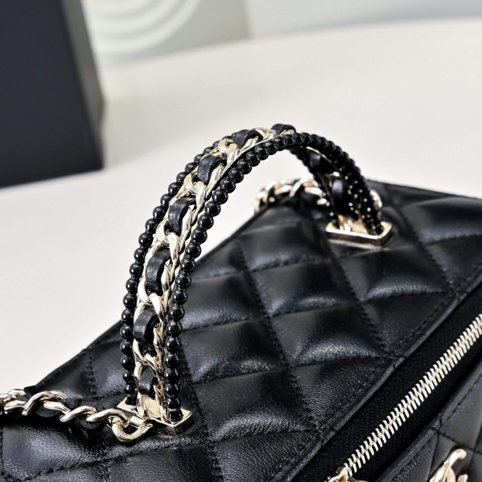CHANEL Long Vanity with chain - Image 6