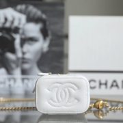 CHANEL Quilted Heart Crush Mini Vanity with Chain(high-end grade) - Image 6