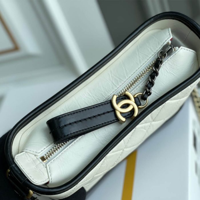 CHANEL'S GABRIELLE SMALL HOBO BAG - Image 6