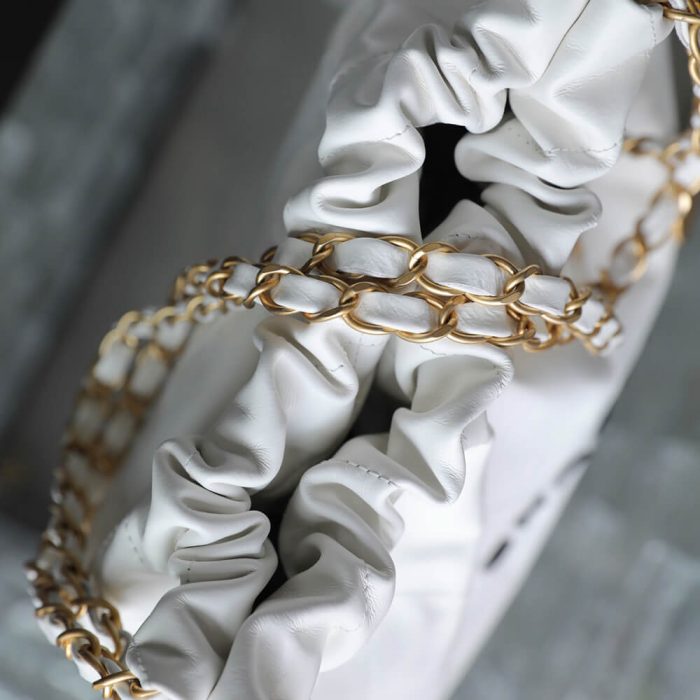CHANEL 22 Small Handbag - Image 7