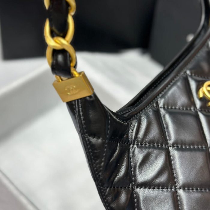 CHANEL HOBO BAG - Image 7