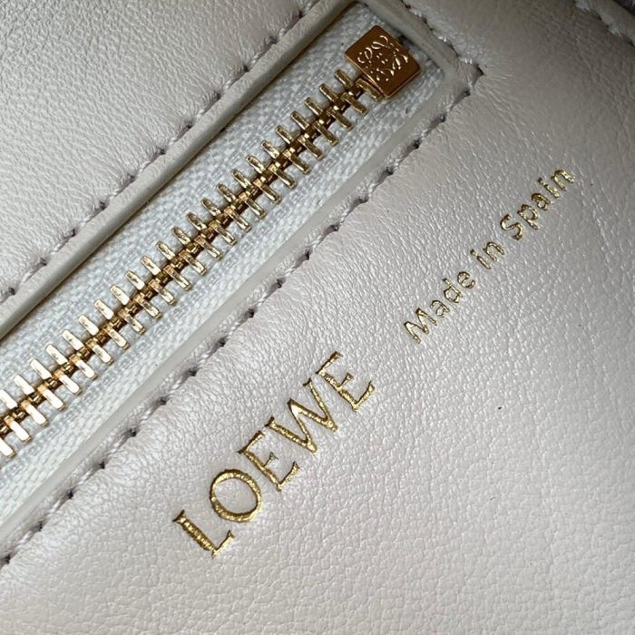 Loewe Small Squeeze bag in nappa lambskin - Image 7