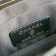 Chanel MINI WALLET ON CHAIN - Image 7