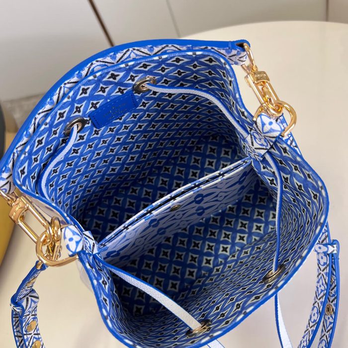 LV By the Pool NEONOE BB - Image 8