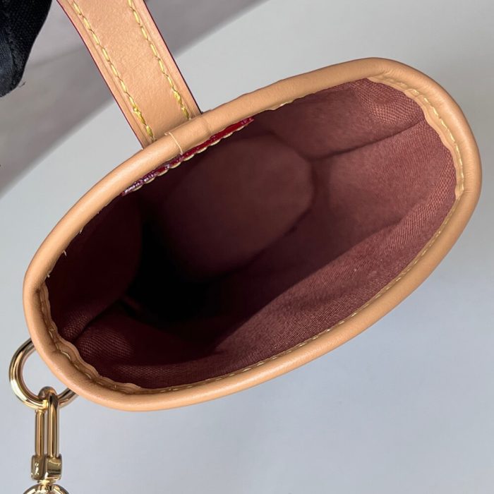 LV Fold Me Pouch - Image 8