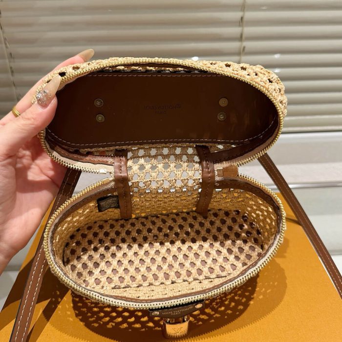 LV Vanity Chain Pouch(high-end grade) - Image 8