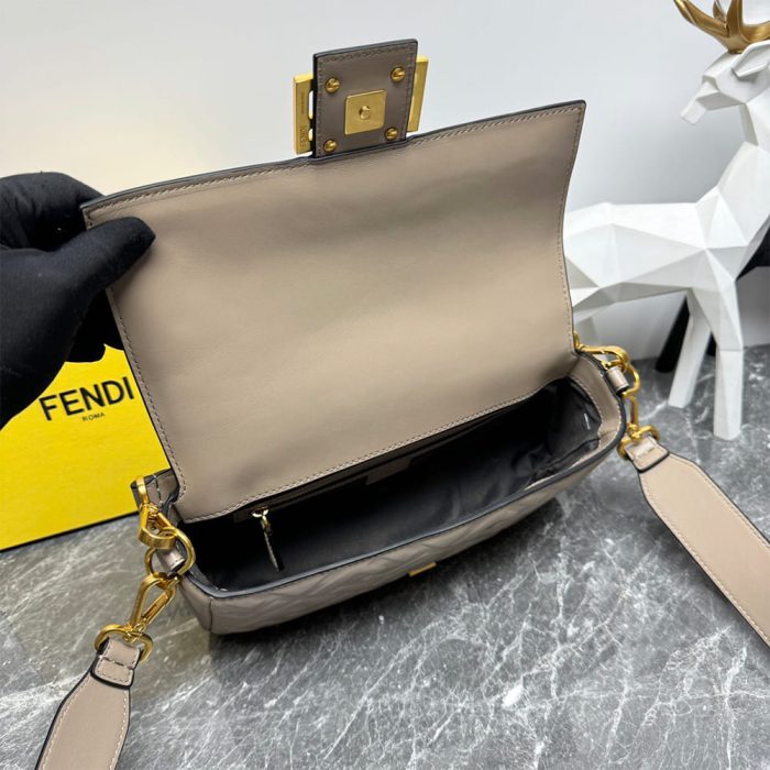 Fendi Baguette - Image 8