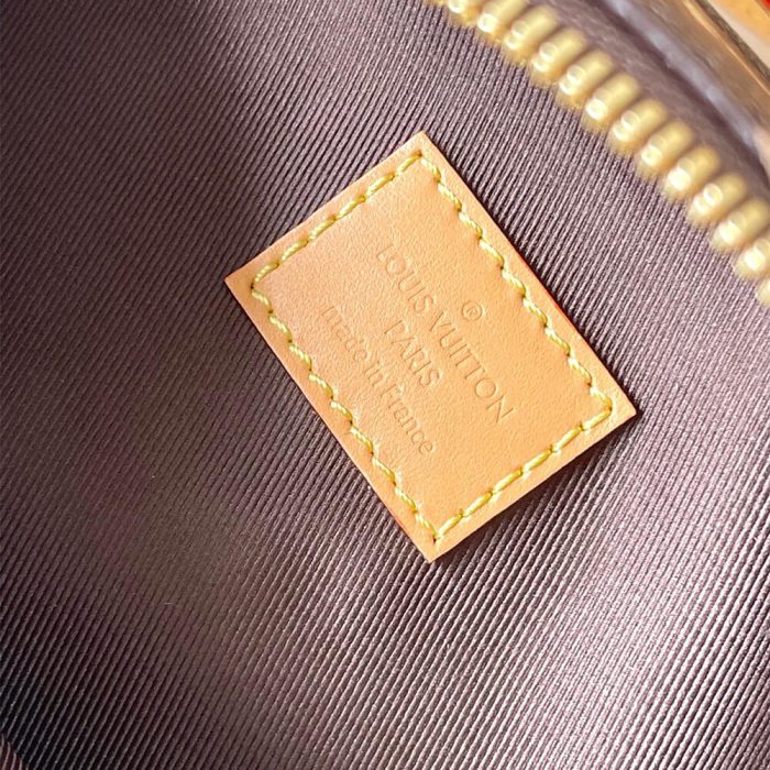 LV Rush Bumbag - Image 8