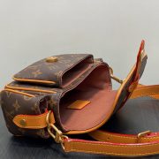 LV Cargo Wearable Wallet - Image 8