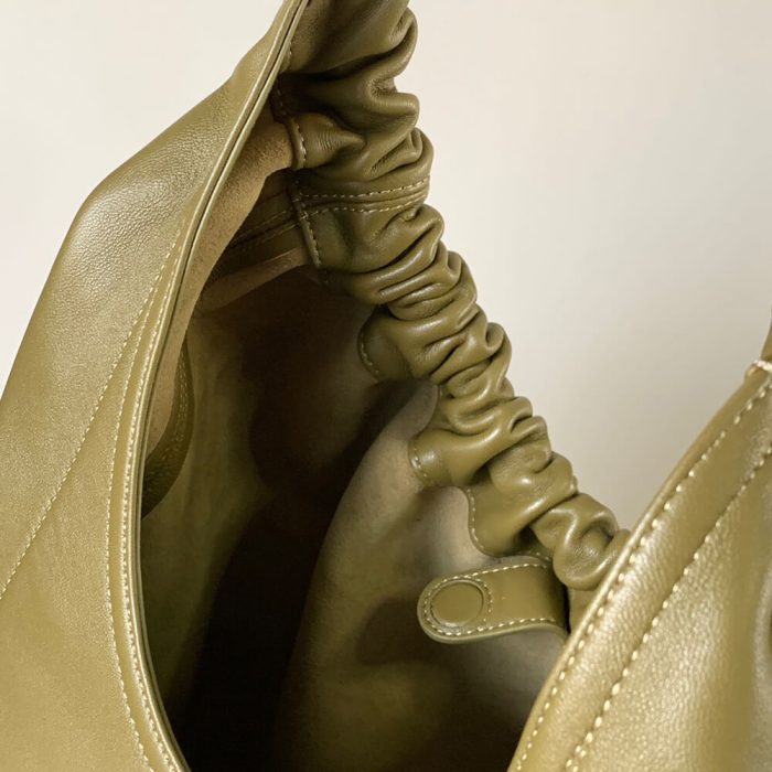 Loewe Medium Squeeze bag in nappa lambskin - Image 8