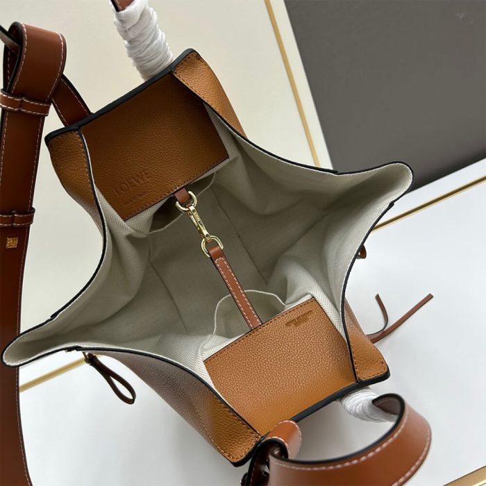 Small Hammock bag in soft grained calfskin - Image 8
