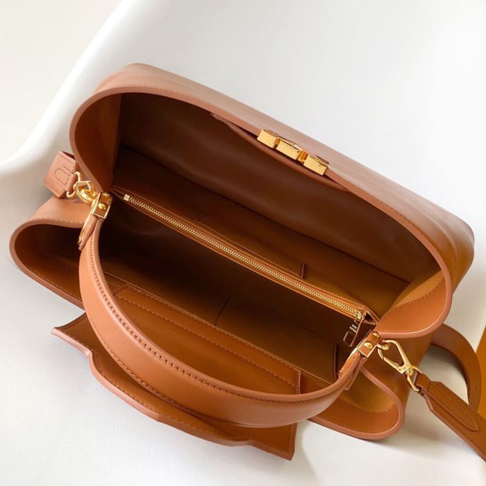 LV Capucines GM Souple(HIGH-END GRADE) - Image 8