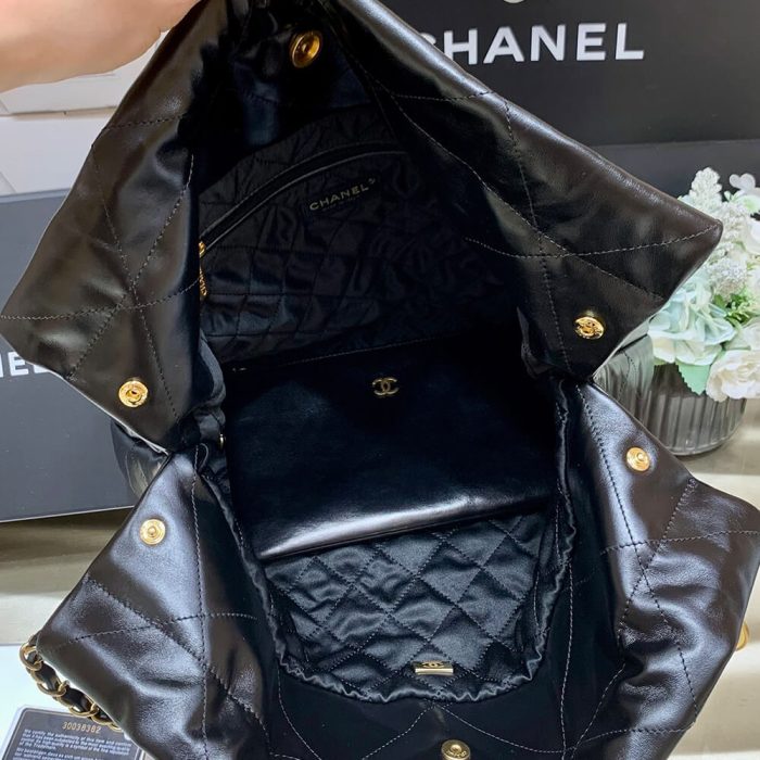 CHANEL 22 Handbag - Image 8