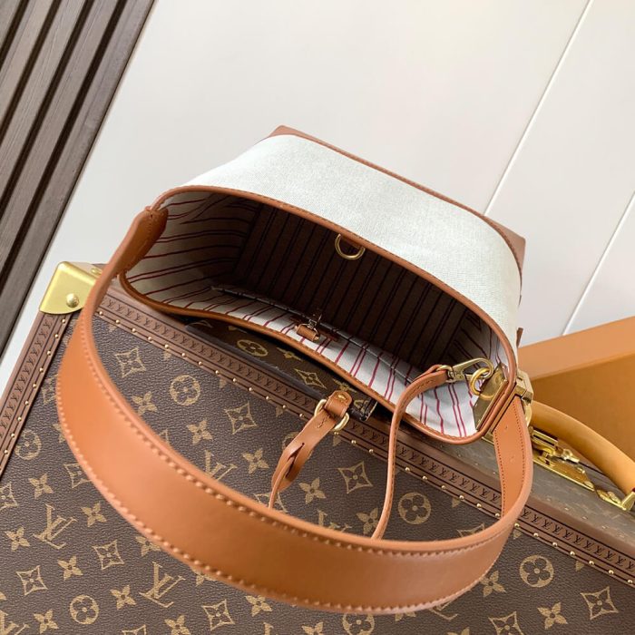 LV Low Key Hobo PM(HIGH-END GRADE) - Image 8