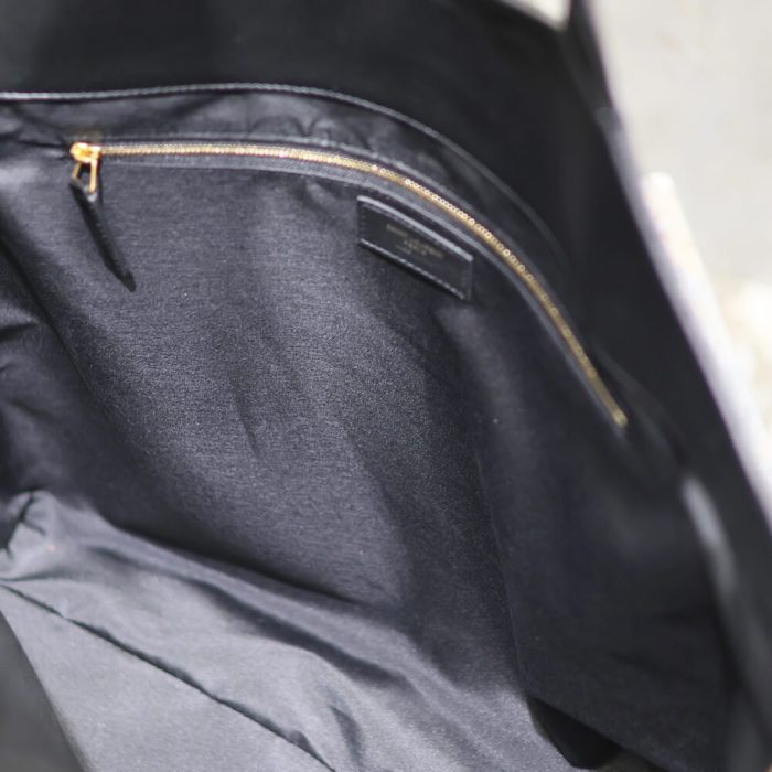 YSL  ICARE maxi shopping bag in quilted lambskin - Image 8