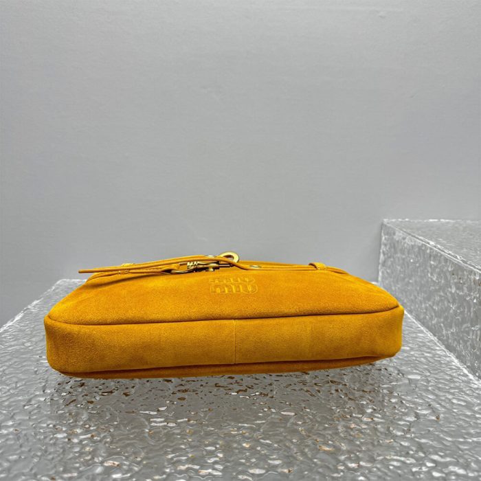 MIUMIU Regular Aventure suede bag(HIGH-END GRADE) - Image 5