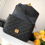 LV Pochette M??tis Bag - Image 7