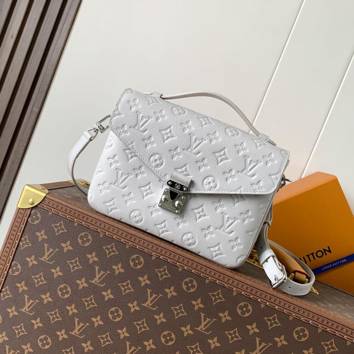 LV Pochette M??tis Bag - Image 2